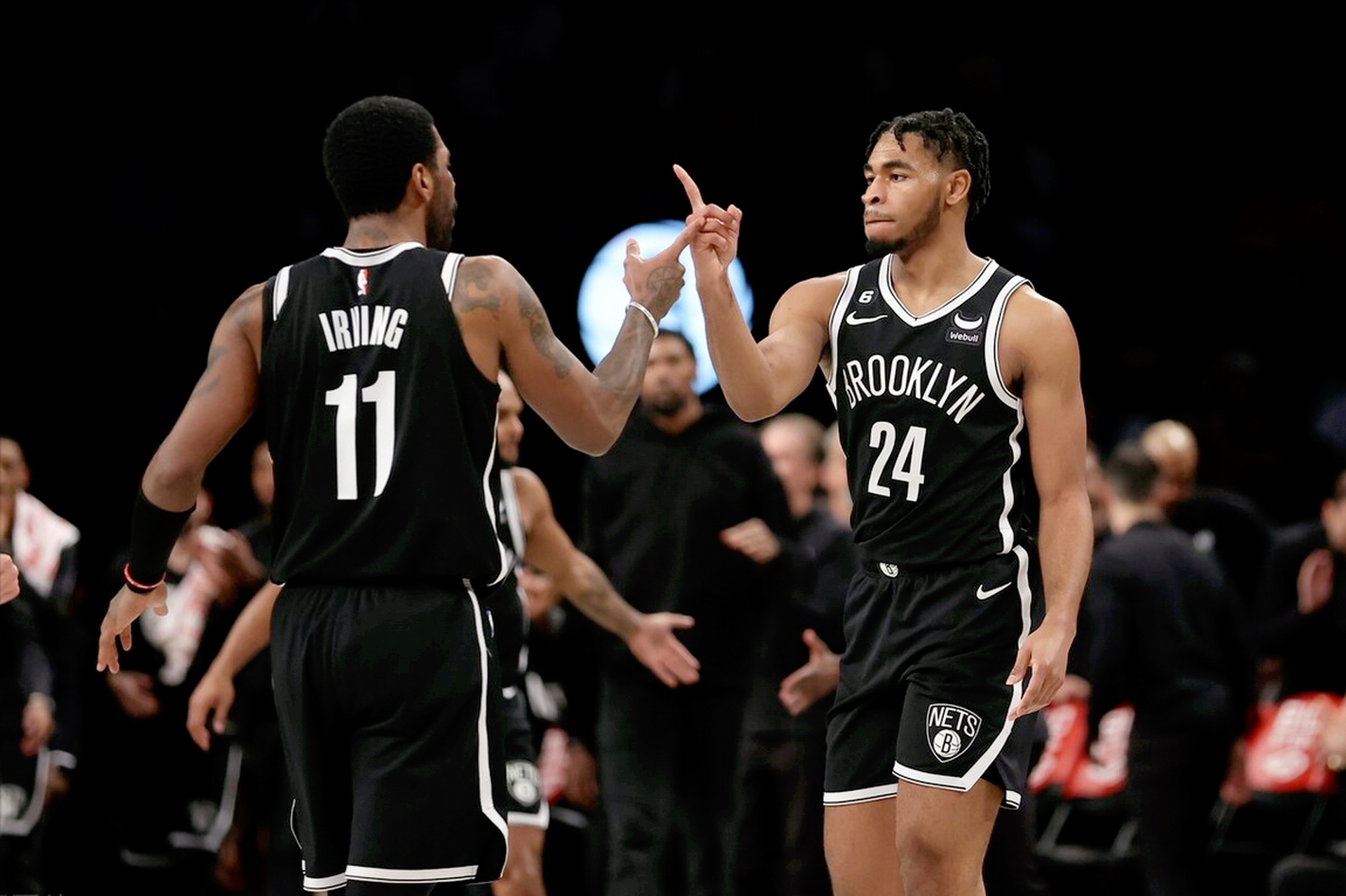 米乐足球官网-包含篮网队全队合作默契，共同赢得比赛的词条