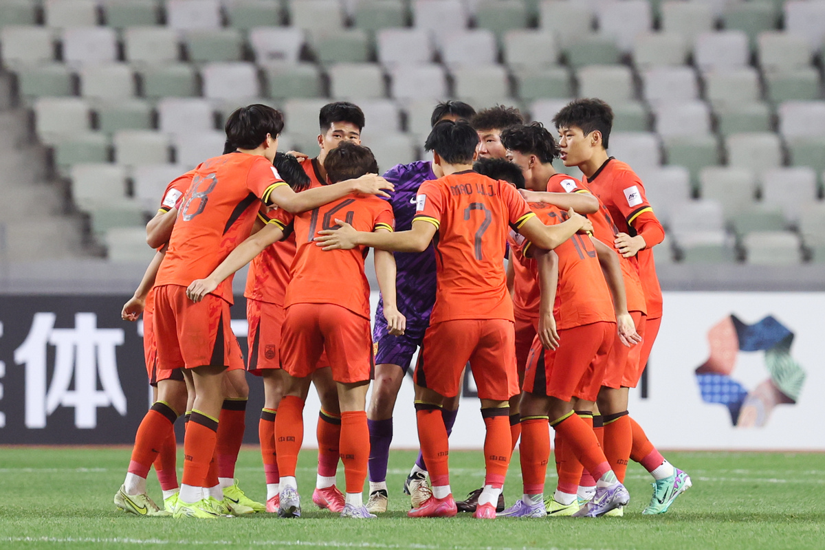 米乐体育平台官网-关于国内足球热情高涨，国际比赛挑战接踵而至的信息