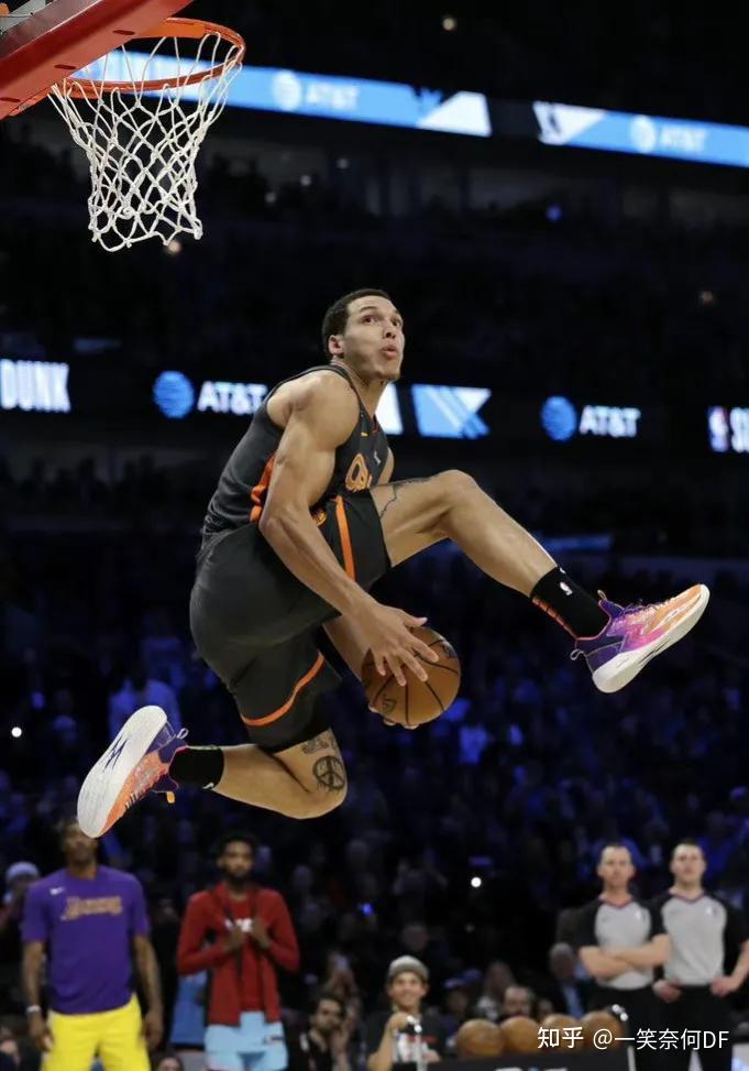 米乐m6官网-惊心动魄的比赛揭开帷幕，球迷瞠目结舌