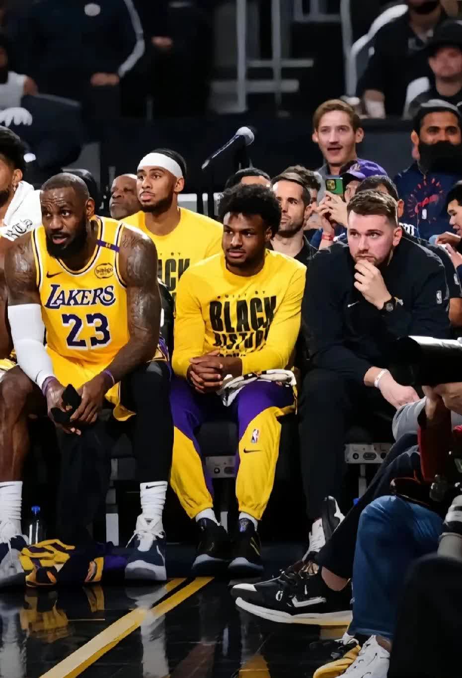 m6米乐官网登录入口-包含湖人队阵容齐整，主场胜似地的词条